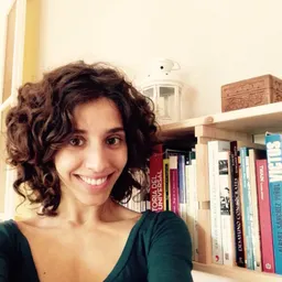 Entrevistes de la Justa del 16/12/2020 — Raquel de Manuel impulsa "Testet de Contes a Casa" i "Aprendre més enllà dels llibres" amb la Biblioteca Joan Margarit - episode art