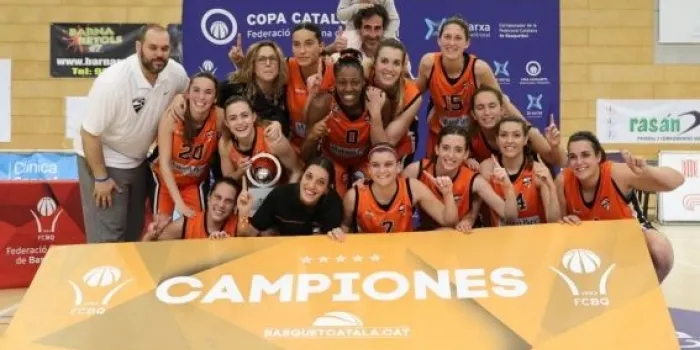 Les jugadores arenyenques del Boet Mataró, Carla Gibert i Núria Gimenez, campiones de Copa Catalunya