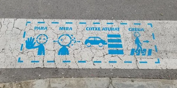 Altafulla pinta amb pictogrames 55 passos de vianants per millorar l’accessibilitat cognitiva