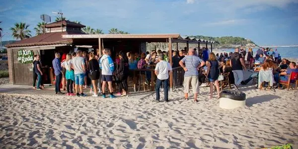 Roda de Berà obligarà bars, restaurants i guinguetes de platja a instal·lar limitadors de soroll en activitats amb música