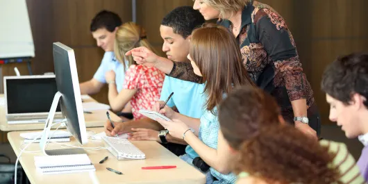 Primer dia de vaga del professorat de primària i secundària