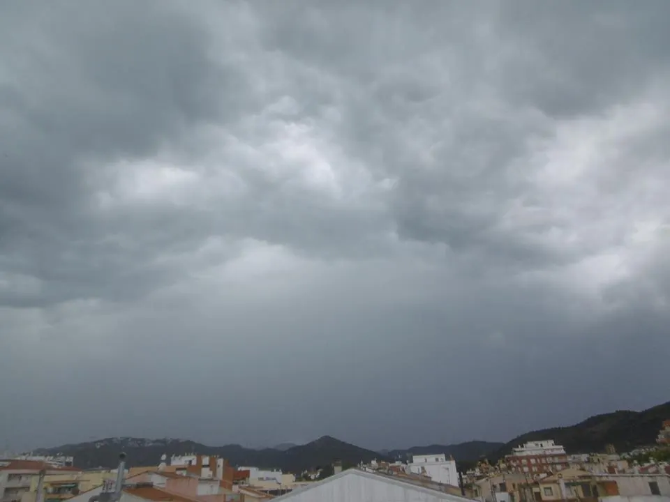 Forts ruixats a Pineda, i al Montnegre va caure una calamarsada