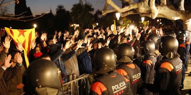 El Ple d'Arenys de Munt d'aquest dijous porta una declaració institucional de suport a Arnau Móra, detingut per anar a una manifestació independentista