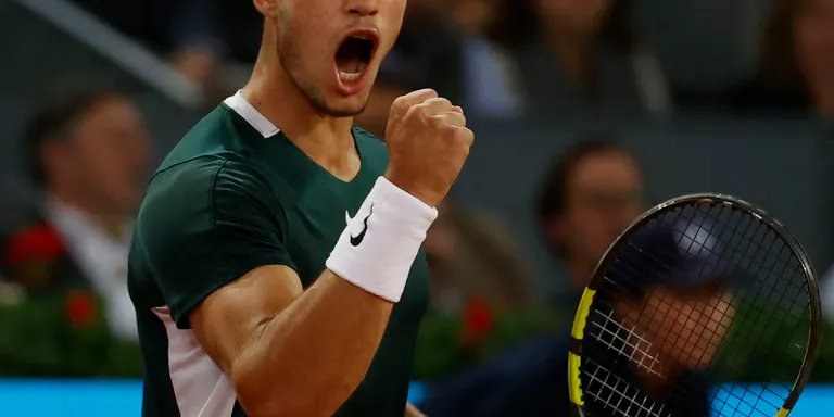 TENIS: Carlos Alcaraz supera a Nadal al Madrid Open