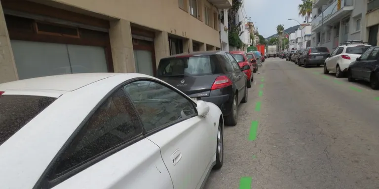 Entrevista Àngel Font, aparcament en zona verda