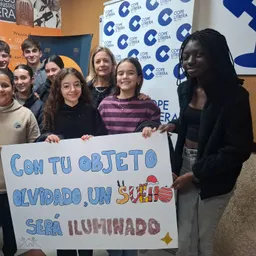 Mercadillo solidario navideño Instituto Ruiz Gijón - episode art