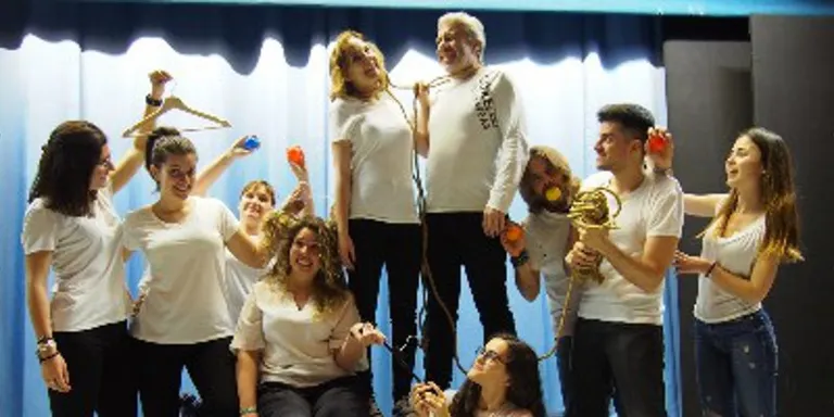 El Grup Escènic del Casal Popular representa "Estem penjats" aquest cap de setmana