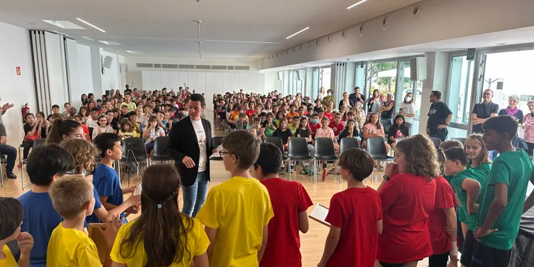Més de 200 nens i nenes participen a la 7a edició del Gran Dictat