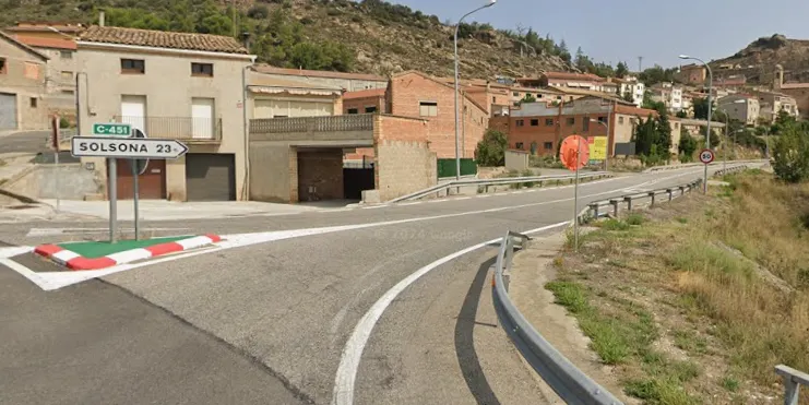 Il·lesos els implicats en un accident entre un autobús escolar i un camió a Biosca
