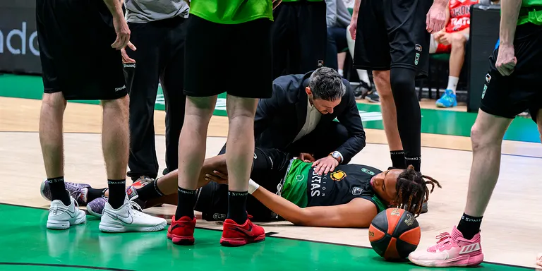 La Penya perdrà a Okeke gairebé un any
