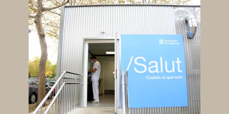Salut declara 33 ingressats més (1.313) i 30 crítics més a l'UCI (340), amb 11.434 nous casos i 68 morts