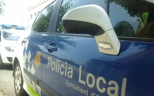 La Policia Local d’Altafulla deté un jove sense identificar i amb domicili desconegut, acusat d’usurpació d’estat civil i apropiació indeguda