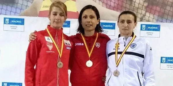 Marta Camps aconsegueix l’or en els 800m i en els 1.500m al Campionat d’Espanya de Veterans en pista coberta