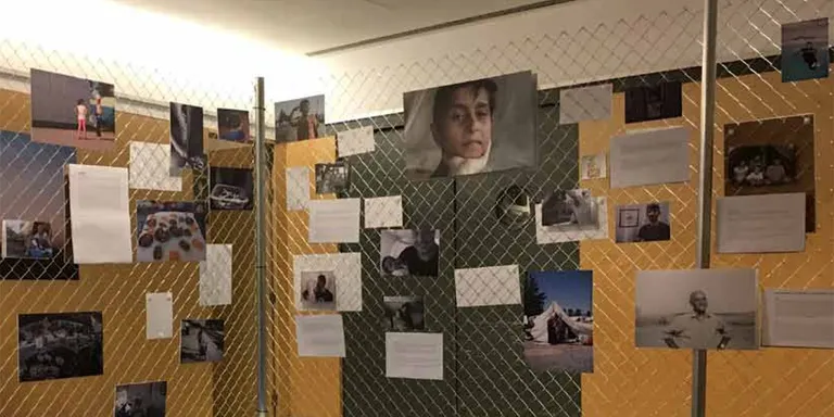 Una exposició a la Biblioteca dóna veu als refugiats durant tot el mes de juny
