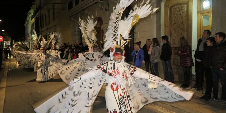 17 comparses inscrites a la rua de Carnaval