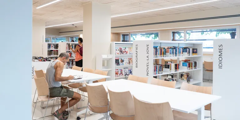 La biblioteca de Poblenou crea un espai d'esperit crític