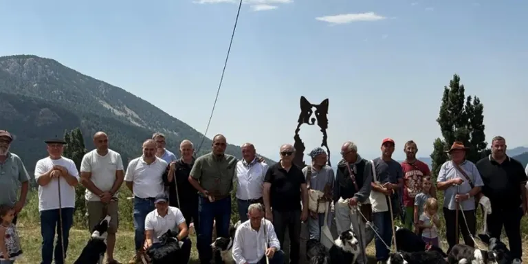 El basc Ignacio Echeverría i el seu gos Mis guanyen el 18è Concurs de Gossos d'Atura d'Odèn
