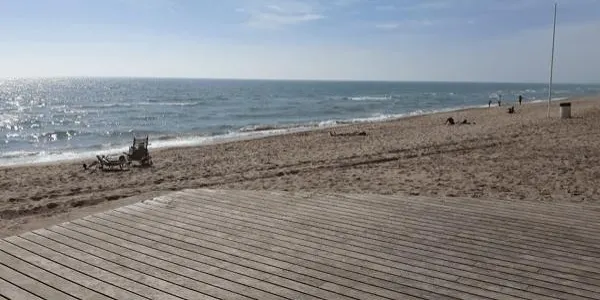 Mor un home de 84 anys ofegat en una platja de Calafell i es confirma la mort de dos rescatats a Cambrils diumenge