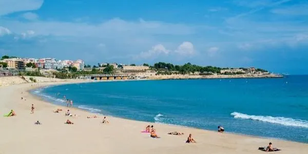 Mor ofegat un jove a la platja del Miracle de Tarragona