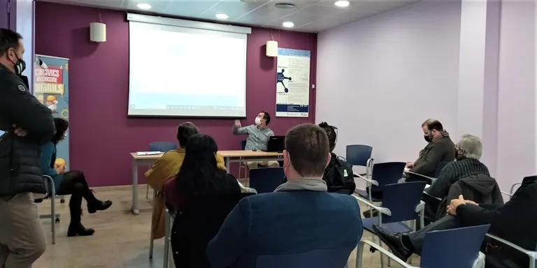 La nova Rambla Jaume I de Cambrils aposta pels vianants i l'activitat comercial