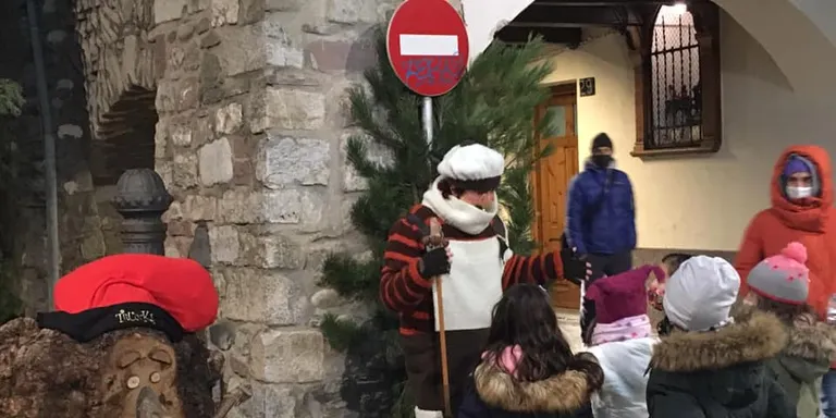 La Seu d'Urgell estrena el Món Màgic amb l'encesa de llums, un castell de focs i activitats culturals i lúdiques