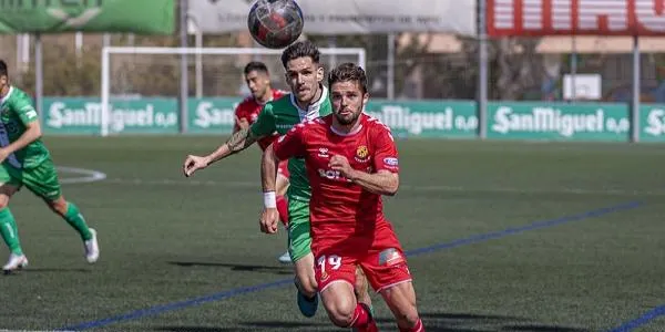 El Nàstic tanca la primera fase amb una polèmica derrota a Cornellà (2-1)