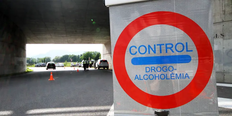 Mossos i policies locals posen en marxa una campanya intensiva de controls de drogues i alcohol