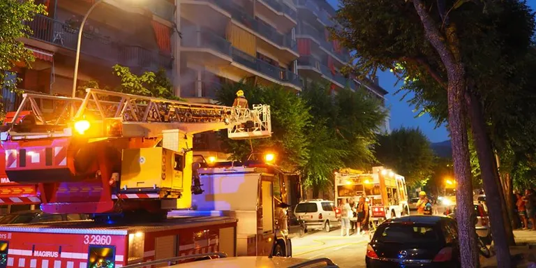 Incendi en un pis de la Seu, al passeig del Parc