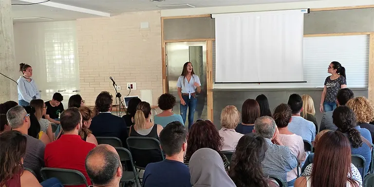 Alumnes del Torrent dels Alous col·laboren amb la UAB en l'estudi d'antibiòtics naturals