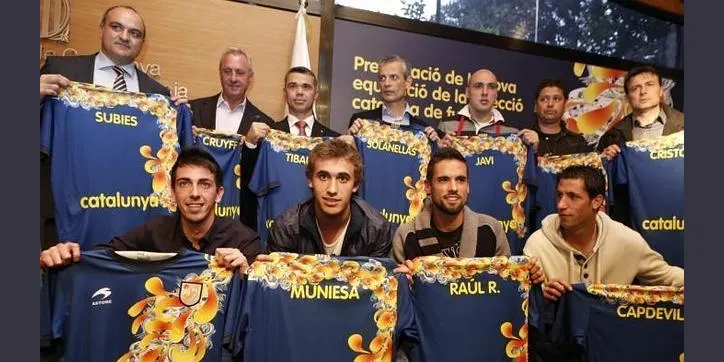 Custo Dalmau crea la nova samarreta de la selecció catalana