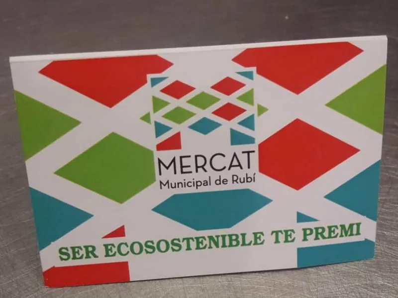 El Mercat Municipal engega la campanya "Ser ecosostenible té premi"