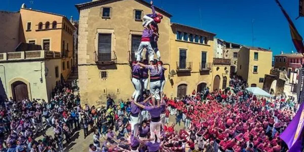 Els Castellers d’Altafulla donen el tret de sortida a la temporada amb el 3d7, el 4d7, i el 5d6
