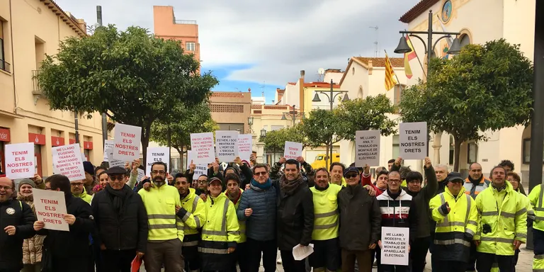 Un centenar de persones a la lectura del manifest del Taller Horitzó