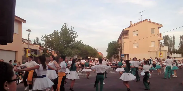 Més de 70 dansaires del Grup Sardanista Estol, al concurs d'Agramunt