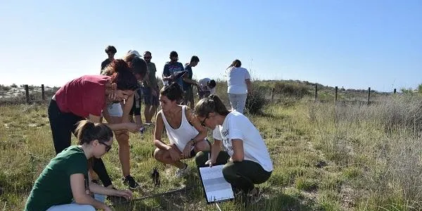 Vuitanta alumnes de la Universitat de Barcelona tornen als Muntanyans per fer-hi les pràctiques anuals