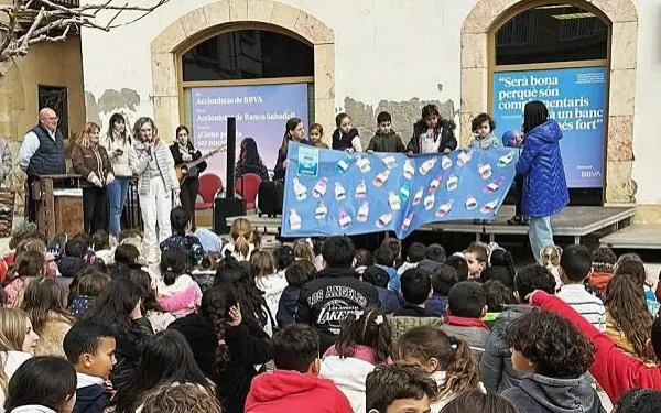 Els alumnes de l’Escola Les Eres de Creixell celebren el Dia escolar de la no violència i la pau