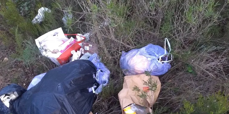 Primeres multes a Santa Coloma de Farners contra l'abocament il·legal de residus