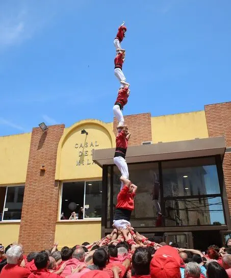 La Colla Joves estrena el pilar de 6 a El Milà