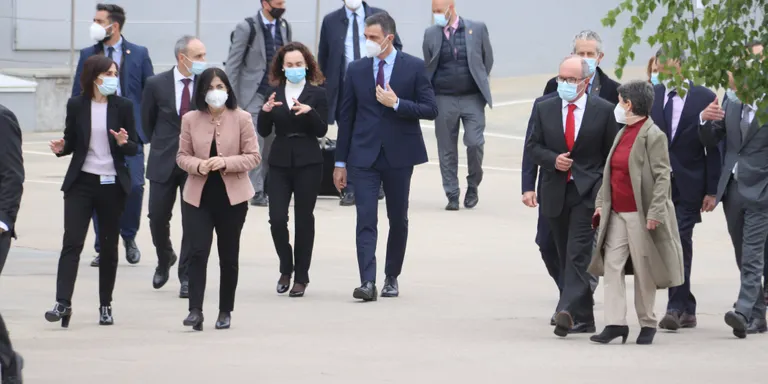 Sánchez visita la farmacèutica d'Amer, que treballa en una nova vacuna contra la Covid-19