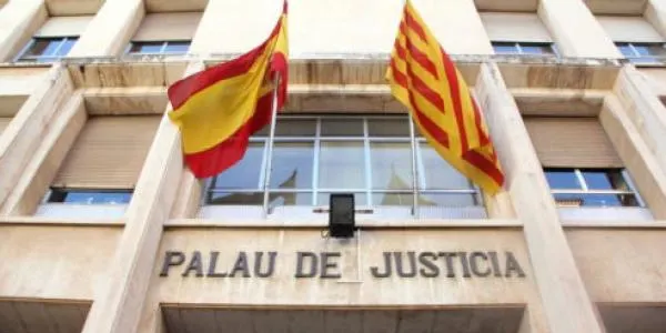 A judici dues dones acusades d'assassinar un nadó que van llençar a un contenidor, a Tarragona