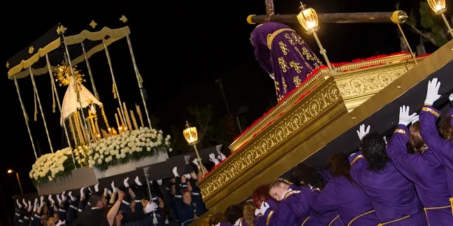 Cap a 500 persones participen en la Processó de Divendres Sant de Poblenou