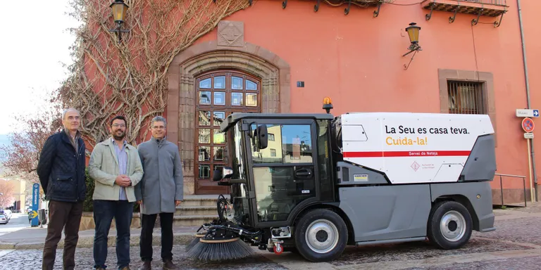 Nou vehicle per netejar els carrers a la Seu d'Urgell