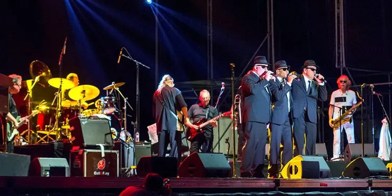 The Blues Brothers, Chambao i Muchachito en un cap de setmana frenètic a l'Arts d'Estiu