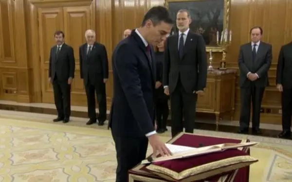 Pedro Sánchez pren possessió com a president del govern espanyol