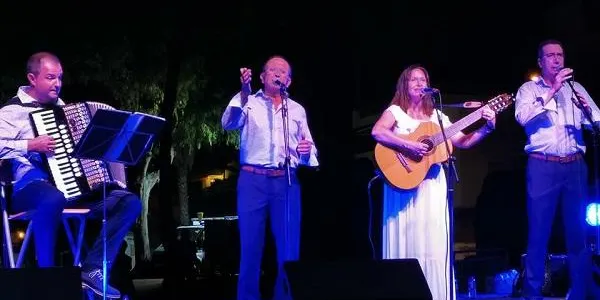 La Cantada d'Havaneres d’Altafulla celebra la majoria d’edat amb una nit màgica al ritme de Vent Fort, Xarxa i Barcarola