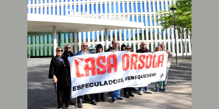 Suspès el desnonament del primer veí de la Casa Orsola de Barcelona que va anar a judici