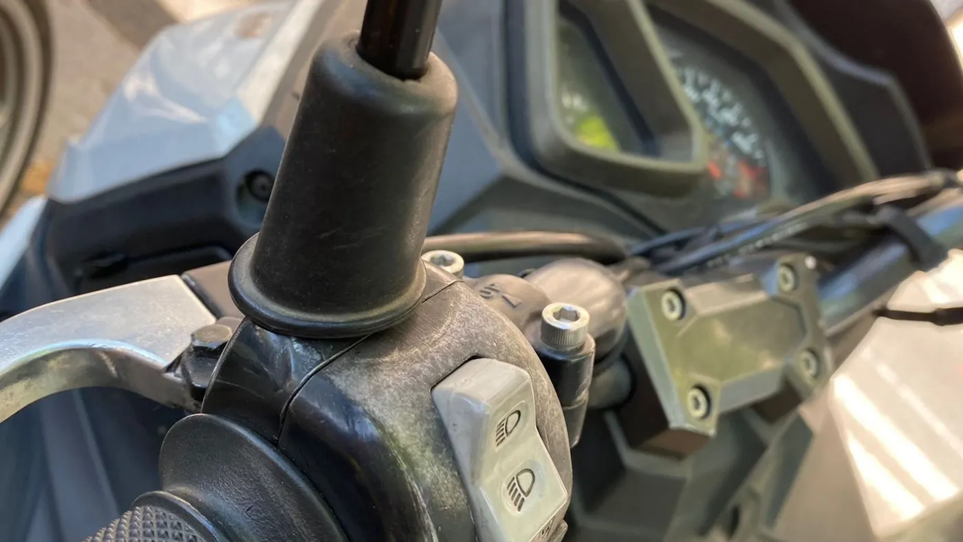 Un motorista, ferit greu en una topada amb un cotxe a la C-59 entre Caldes i Sant Feliu