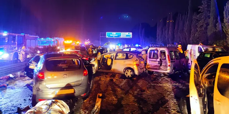 Accident múltiple a la C-32 a Pineda amb quatre ferits greus per una forta pedregada
