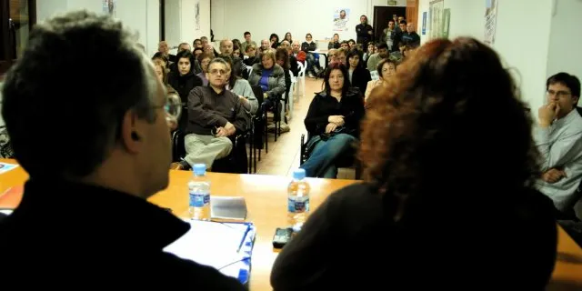 Oliana Decideix reuneix diferents partits per a una taula rodona sobre les consultes