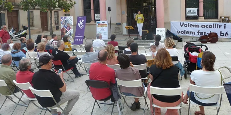 Unes 50 persones commemoren a Rubí el Dia Mundial dels Refugiats